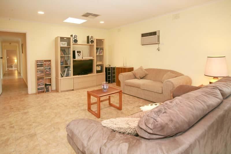 60 Camelot Drive, GLEN WAVERLEY VIC 3150, Glen Waverley - Thumbnail 4