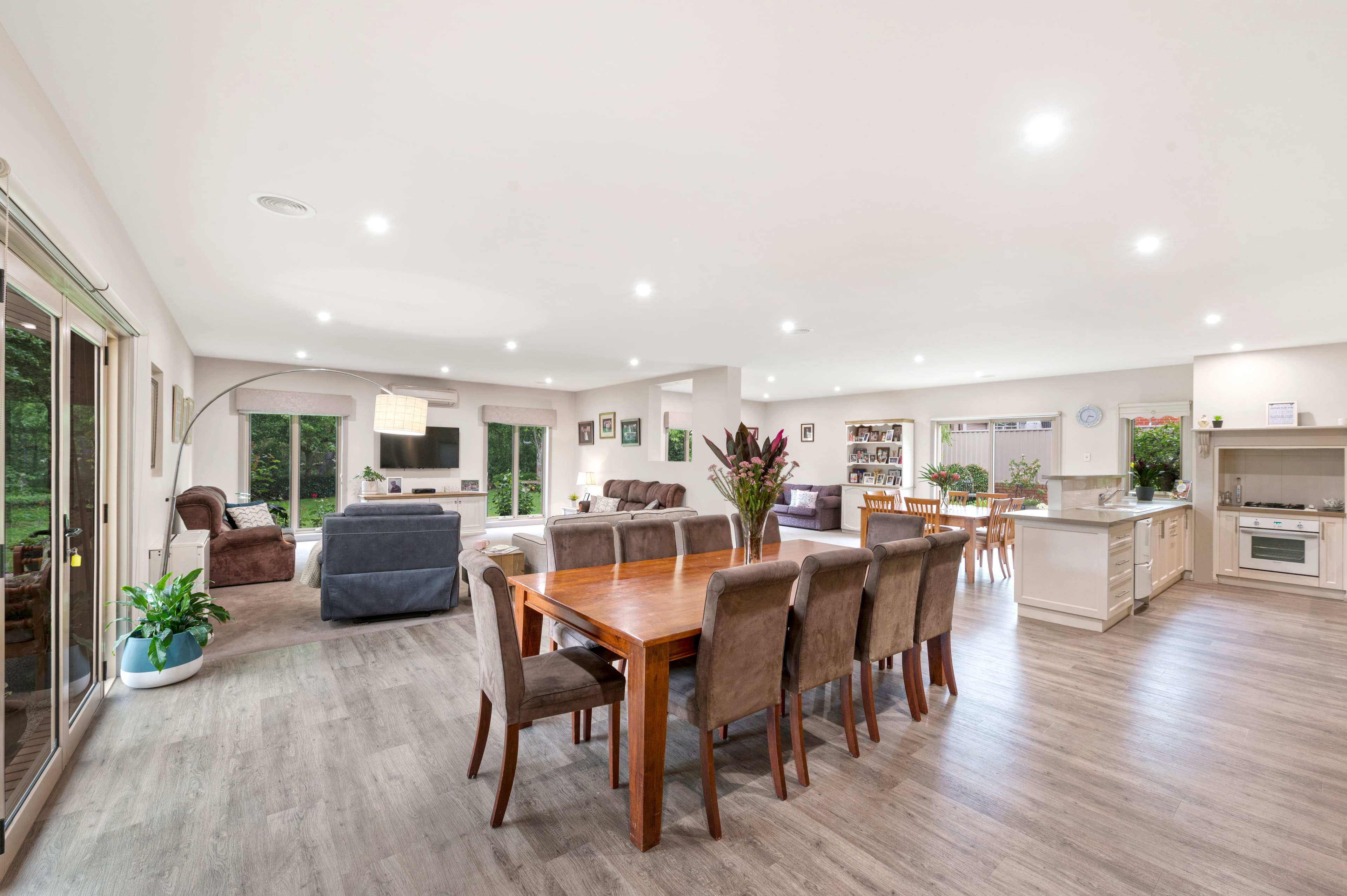 6 Pinevale Way, Ballarat North VIC 3350, Ballarat North - Thumbnail 2