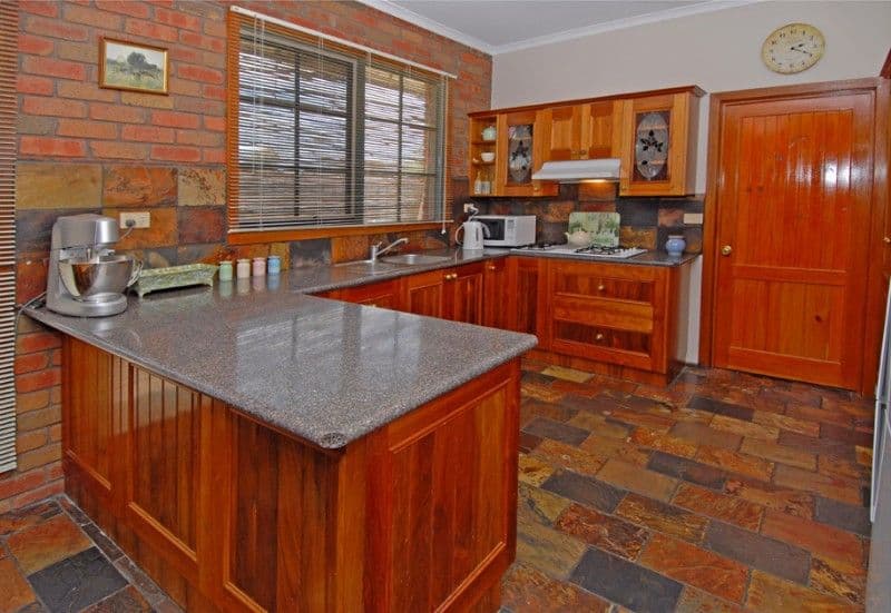 8 Heysham Place, KEILOR DOWNS VIC 3038, Keilor Downs - Thumbnail 2