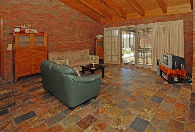 8 Heysham Place, KEILOR DOWNS VIC 3038, Keilor Downs - Thumbnail 3