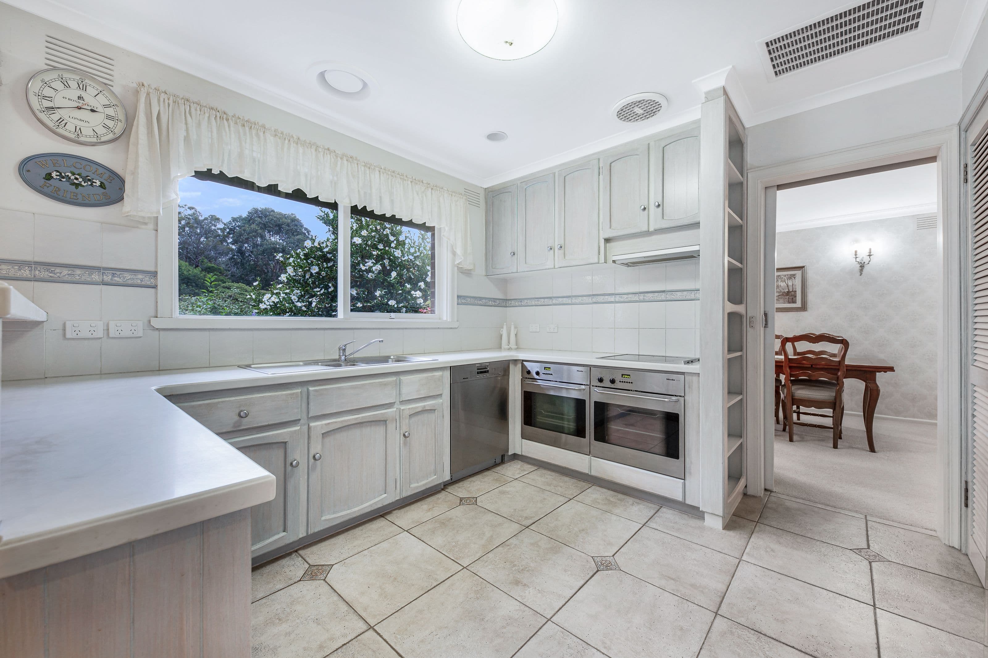 2 Crosby Drive, Glen Waverley VIC 3150, Glen Waverley - Thumbnail 4