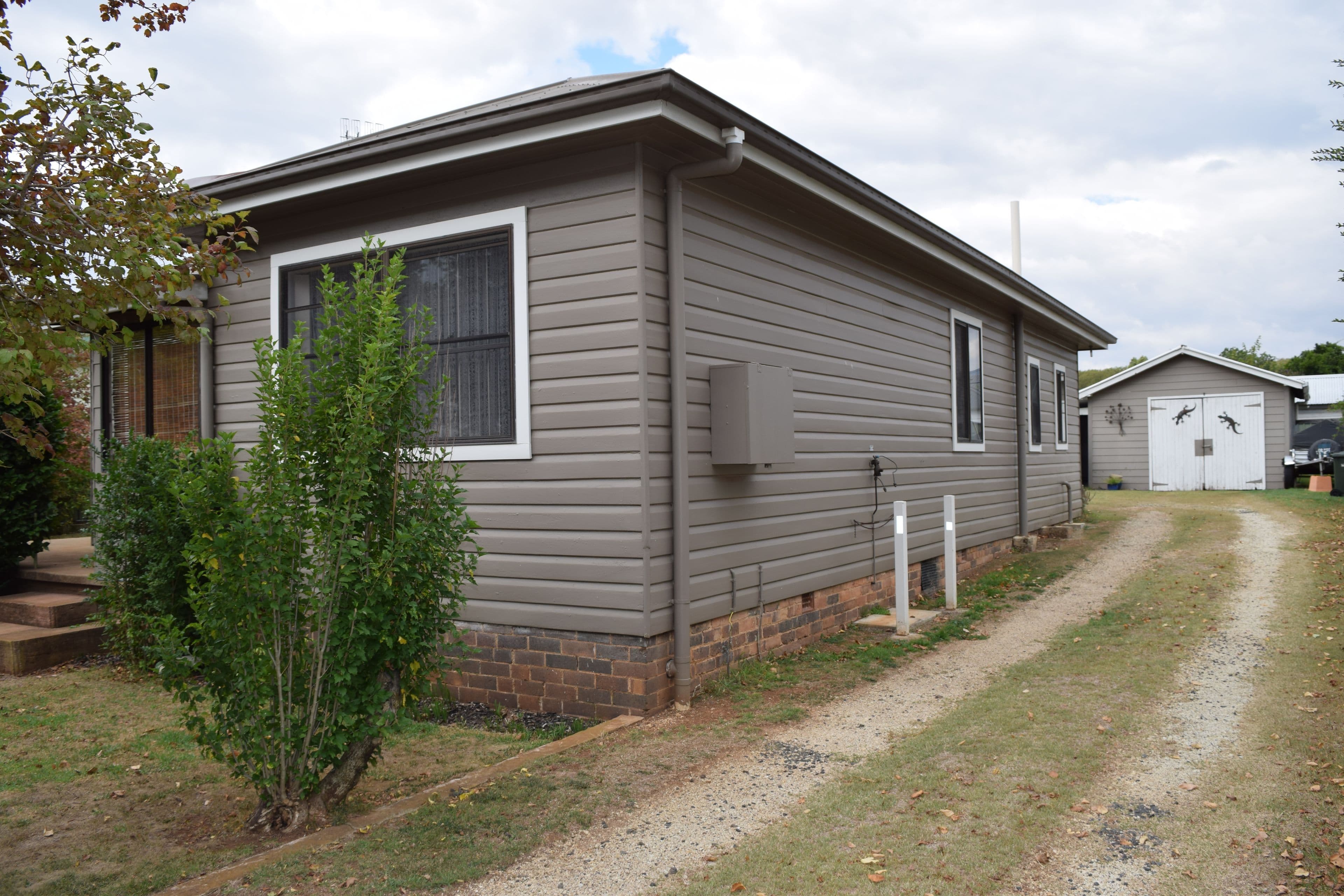 111 Malpas Street, Guyra - Thumbnail 2