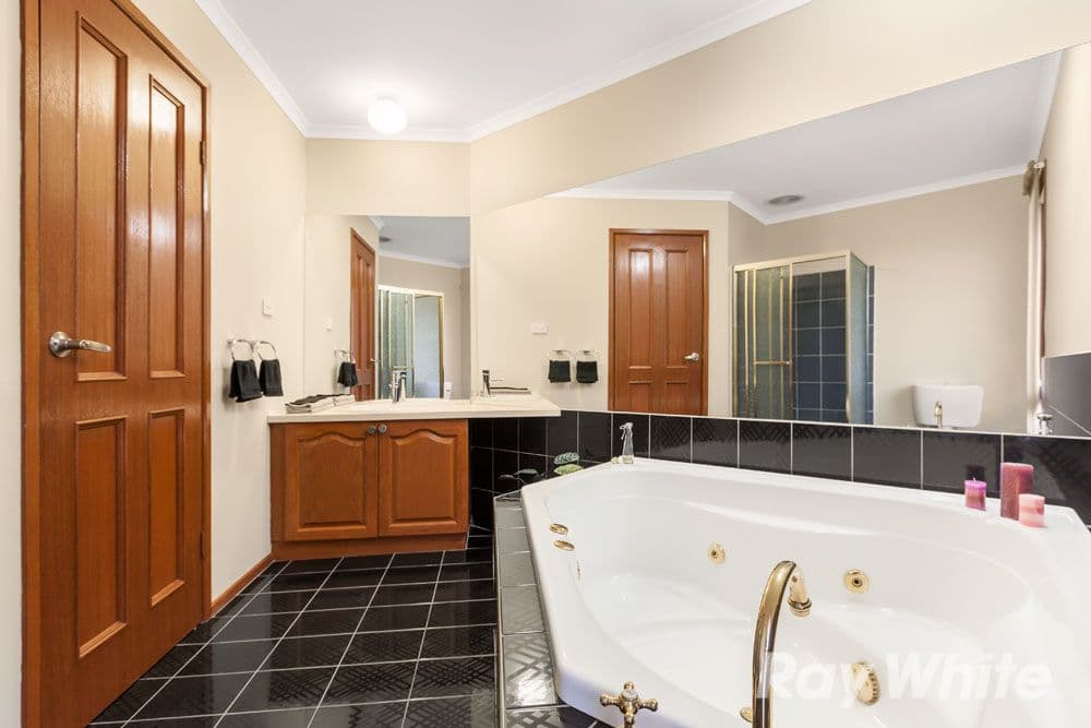 107 Pindari Avenue, Mill Park VIC 3082, Mill Park - Thumbnail 7