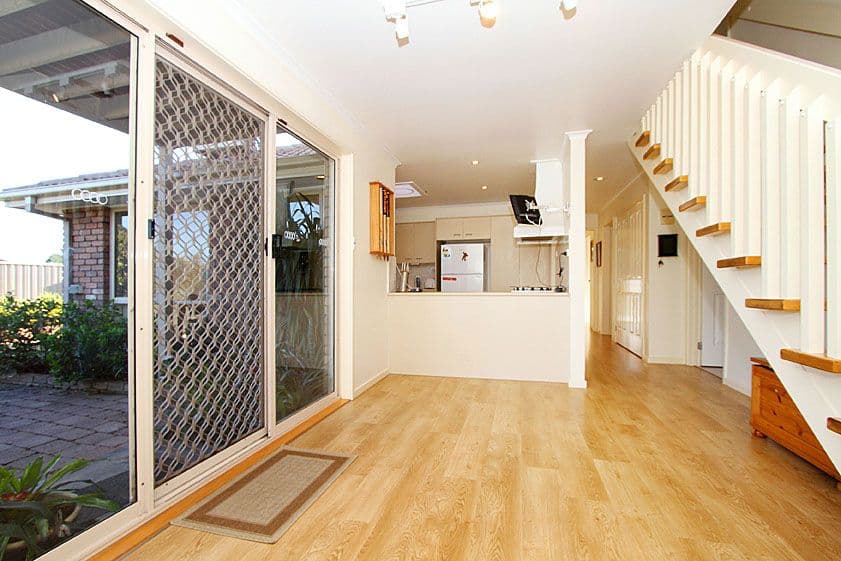 8 Meldrum Avenue, MILL PARK VIC 3082, Mill Park - Thumbnail 4