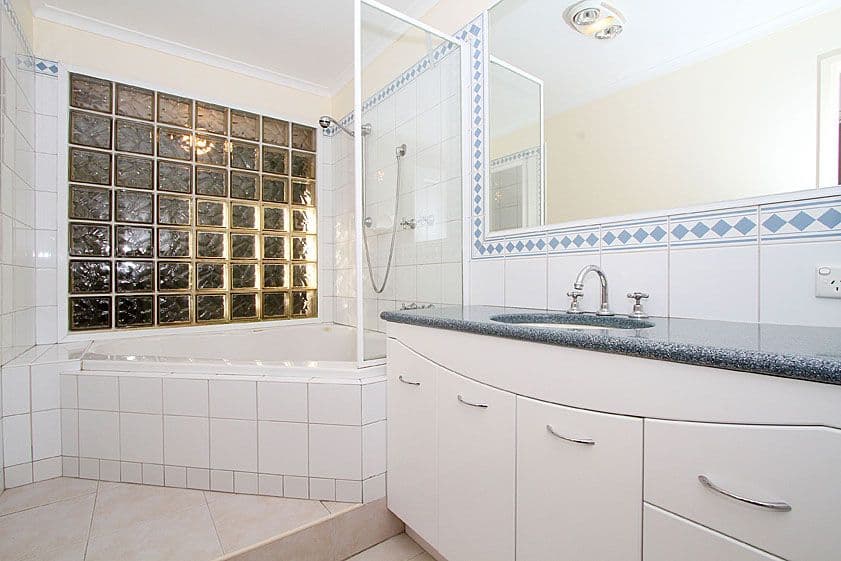 8 Meldrum Avenue, MILL PARK VIC 3082, Mill Park - Thumbnail 7