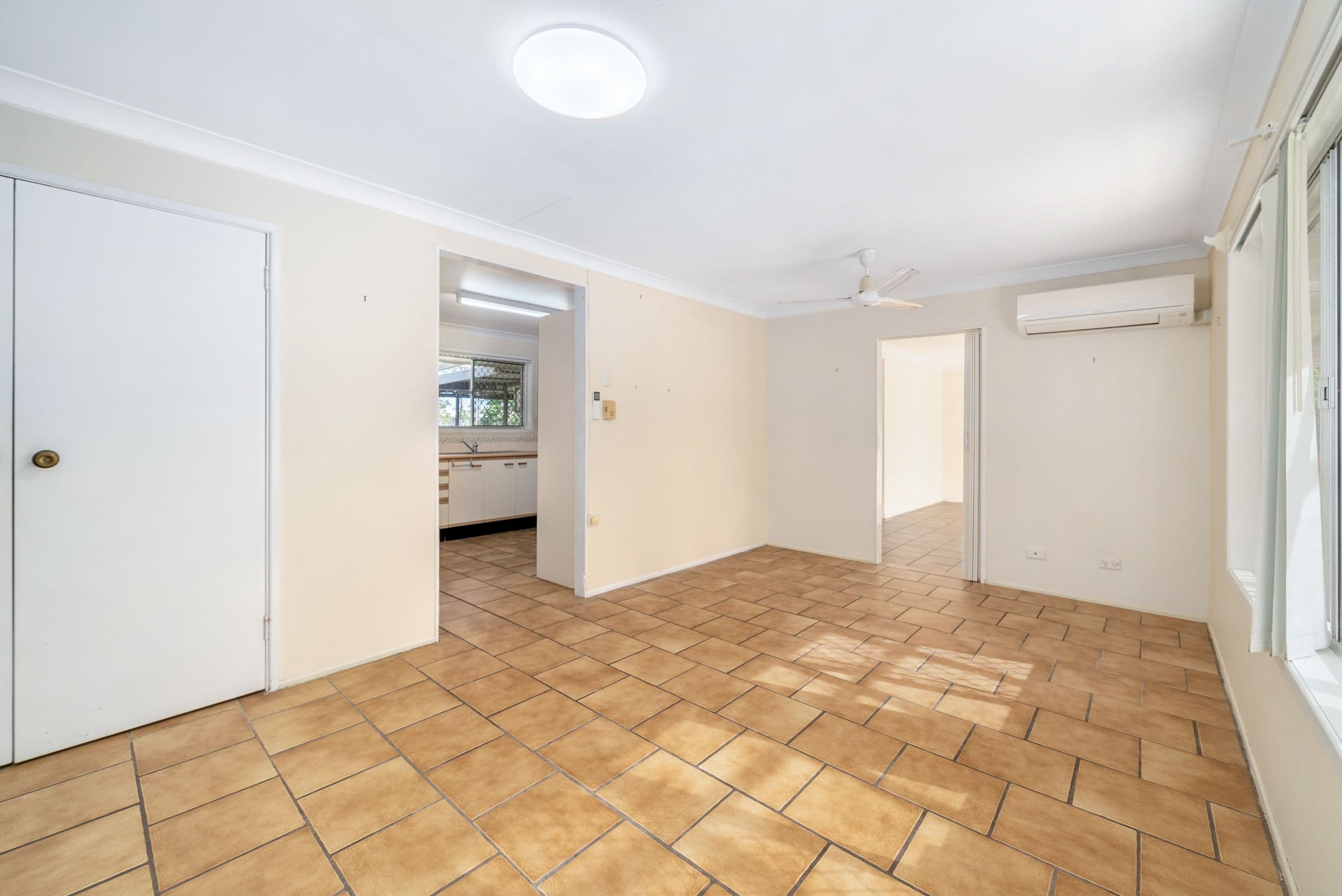 2 Jakari Court, Strathpine QLD 4500, Strathpine - Thumbnail 3