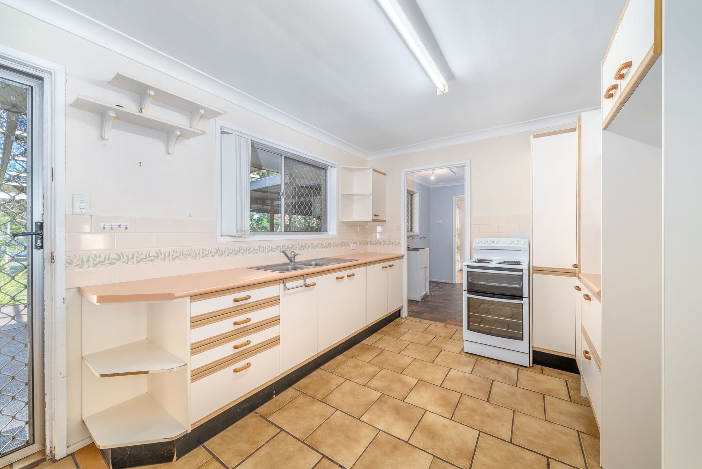 2 Jakari Court, Strathpine QLD 4500, Strathpine - Thumbnail 4