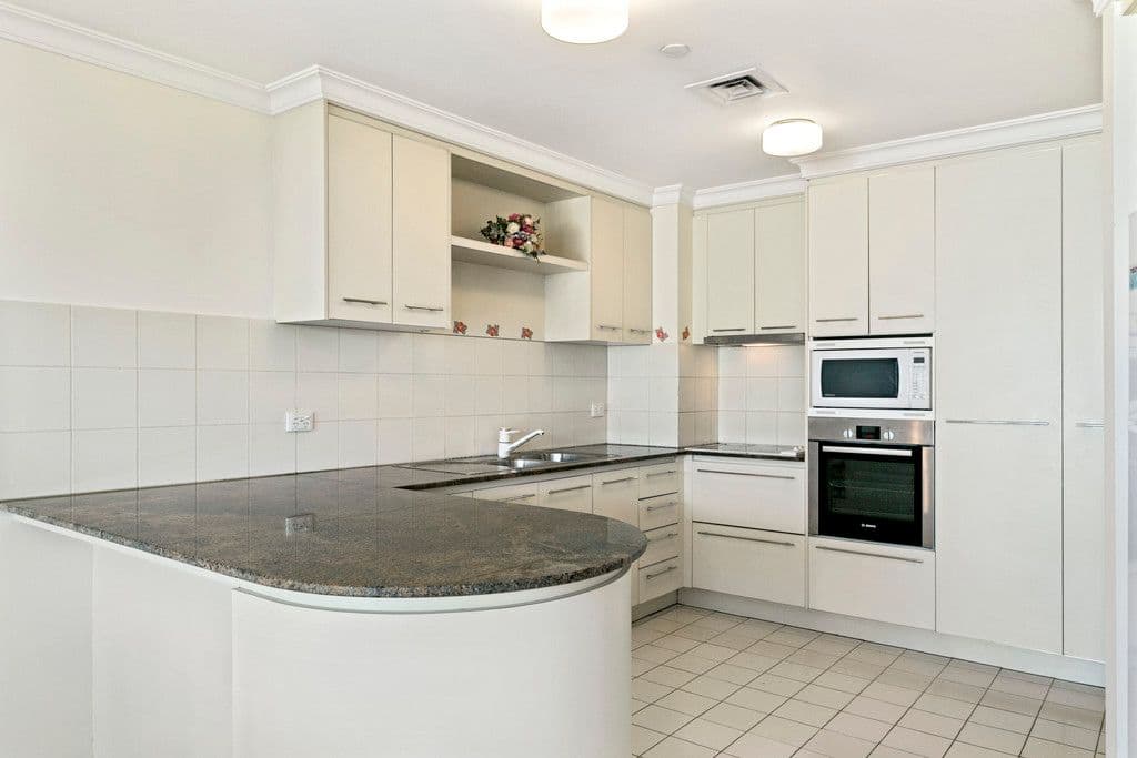 75 Brighton Parade, Southport QLD 4215, Southport - Thumbnail 4