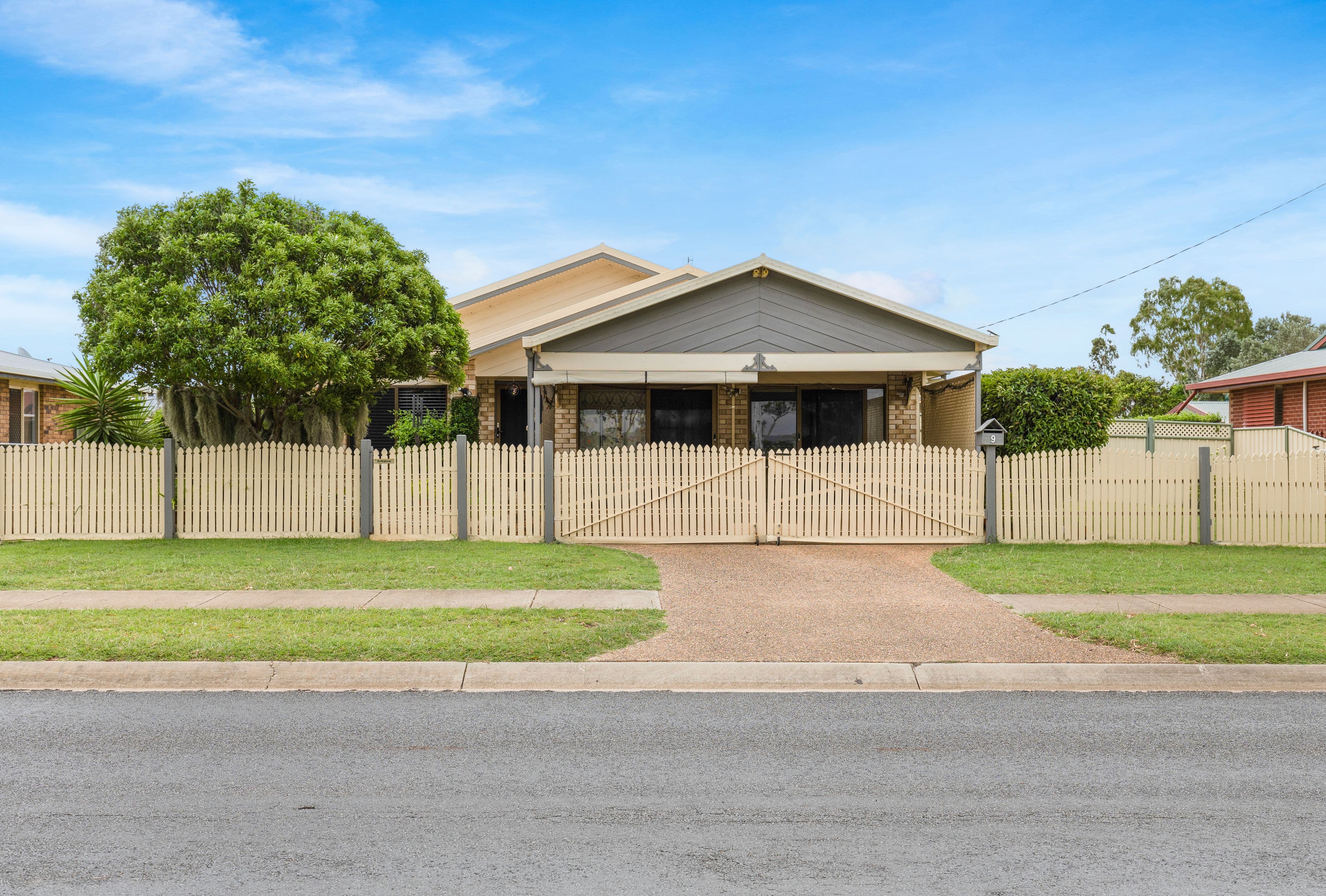 9 Hamlyn Road, Oakey QLD 4401, Oakey - Image 1