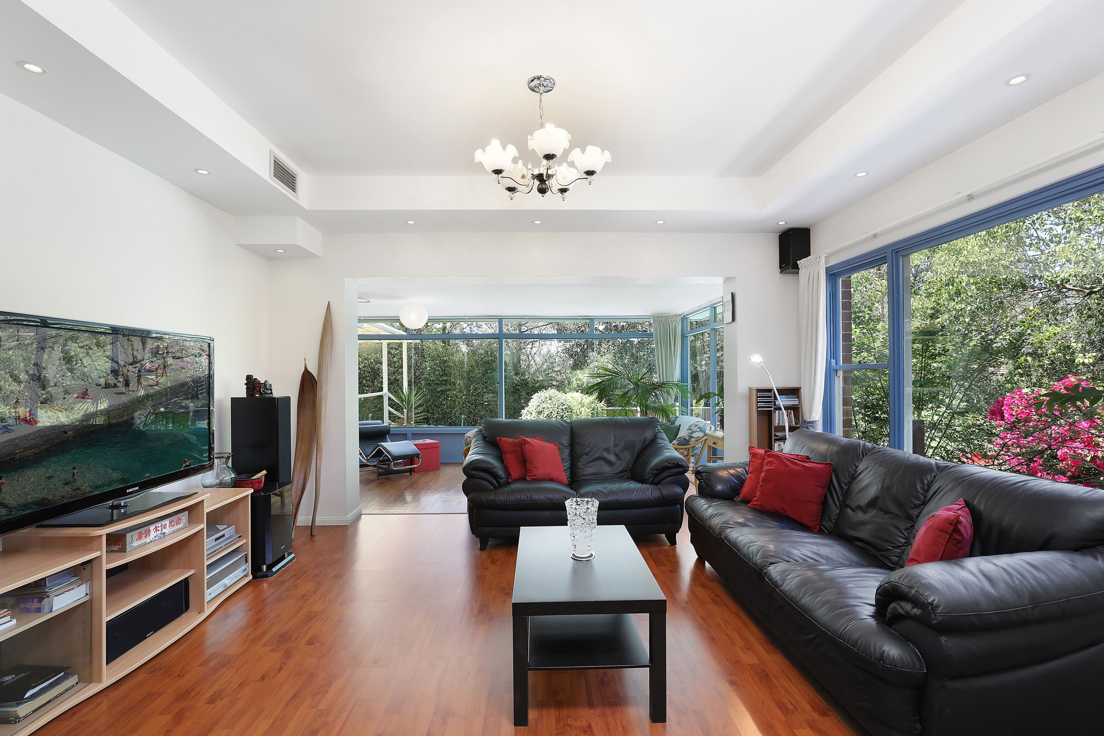 91 Eastern Valley Way, Castlecrag - Thumbnail 3