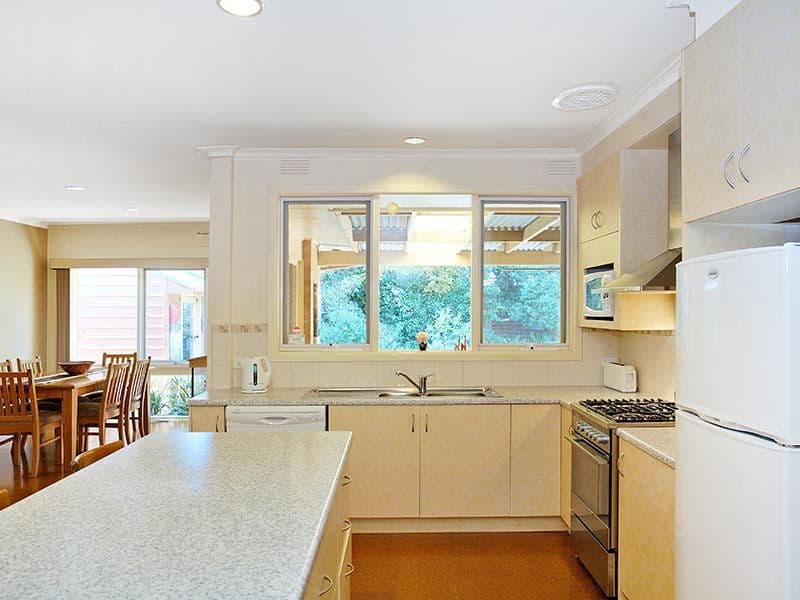 13 Abercromby Road, BLACKBURN SOUTH VIC 3130, Blackburn South - Thumbnail 4