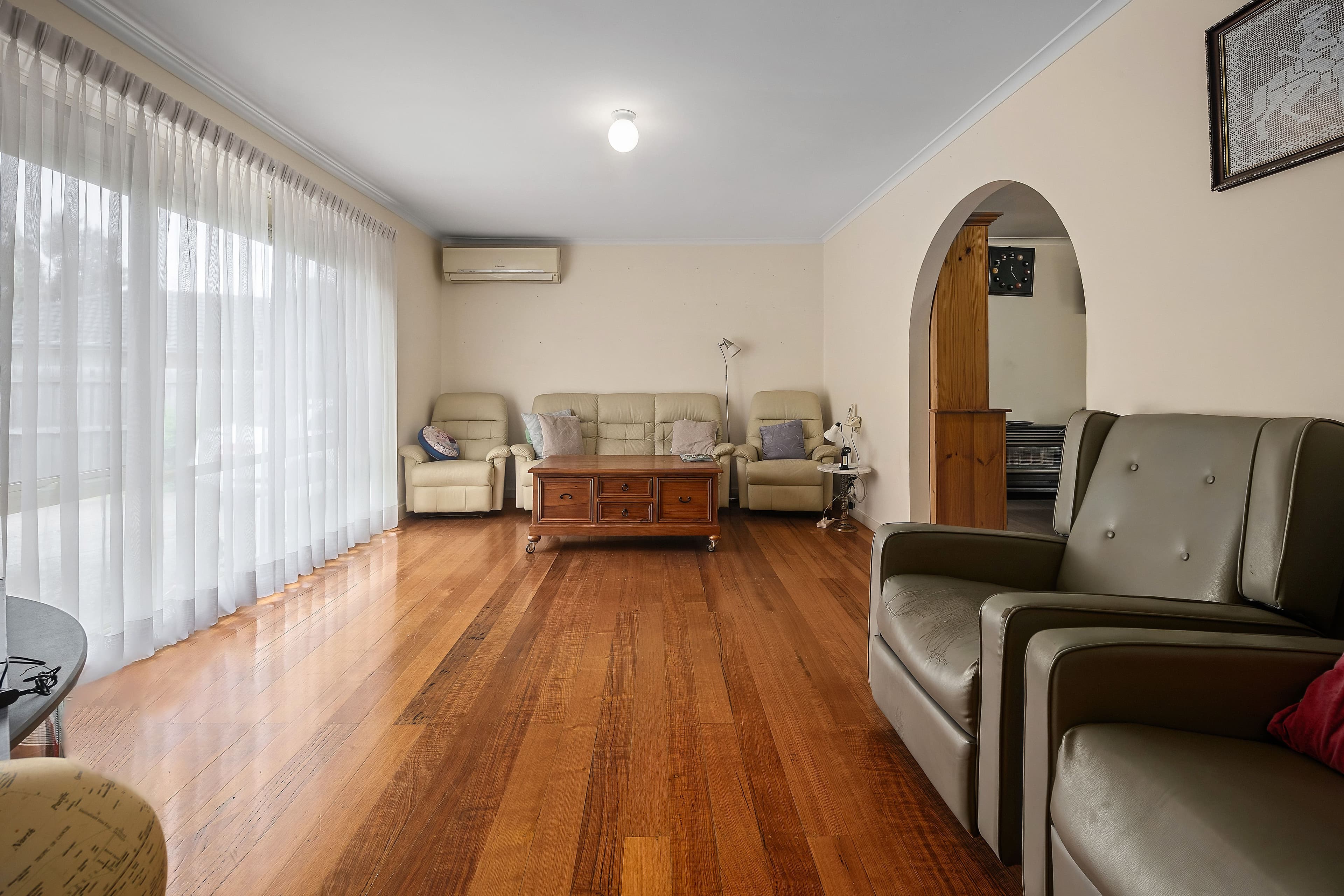 2 Alpine Court, Lalor VIC 3075, Lalor - Thumbnail 3