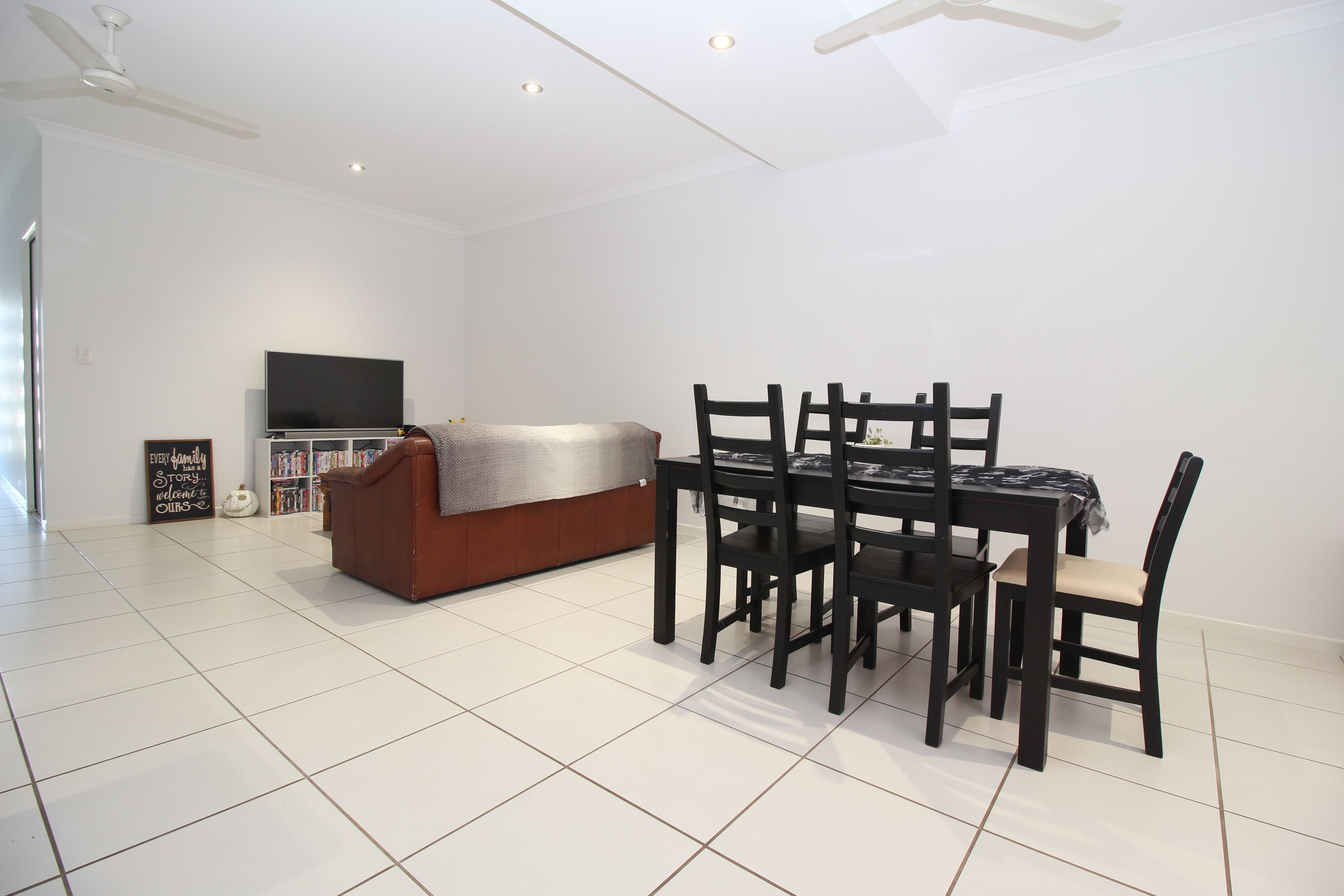 36 Opal Street, Emerald QLD 4720, Emerald - Thumbnail 2