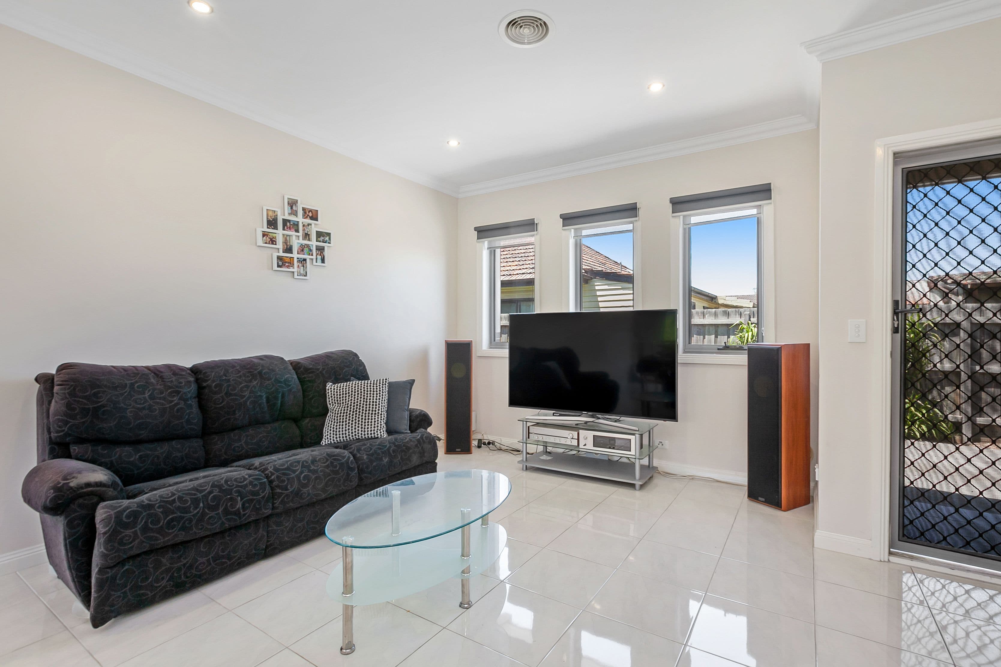 27 Waratah Avenue, Tullamarine VIC 3043, Tullamarine - Thumbnail 2