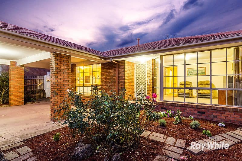 6 Hawker Gardens, Berwick VIC 3806, Berwick - Thumbnail 2
