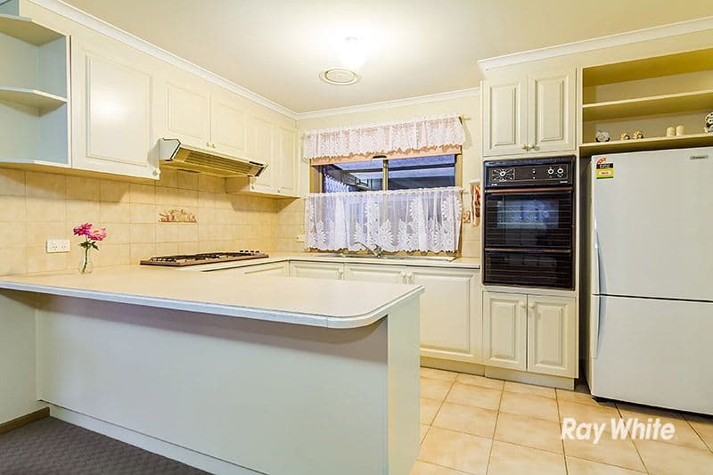 6 Hawker Gardens, Berwick VIC 3806, Berwick - Thumbnail 3
