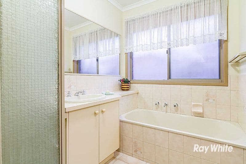 6 Hawker Gardens, Berwick VIC 3806, Berwick - Thumbnail 8