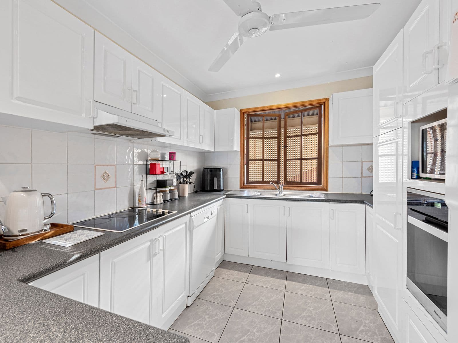 16 Balderstone Street, Corinda QLD 4075, Corinda - Thumbnail 5