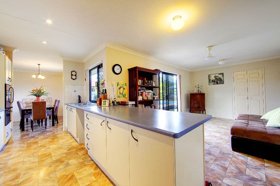 49 Martinez Avenue, WEST END QLD 4810, West End - Thumbnail 4