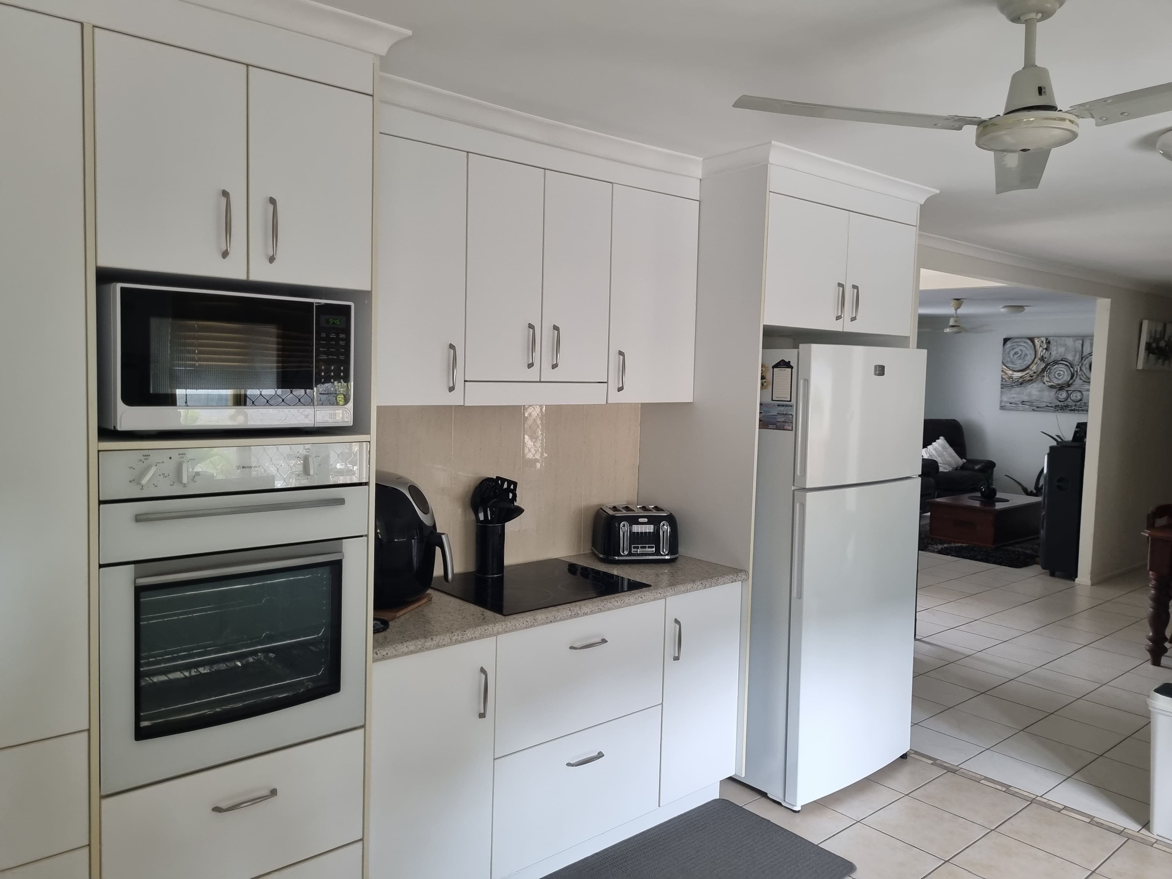14 Curtis Avenue, Boyne Island QLD 4680, Boyne Island - Thumbnail 6