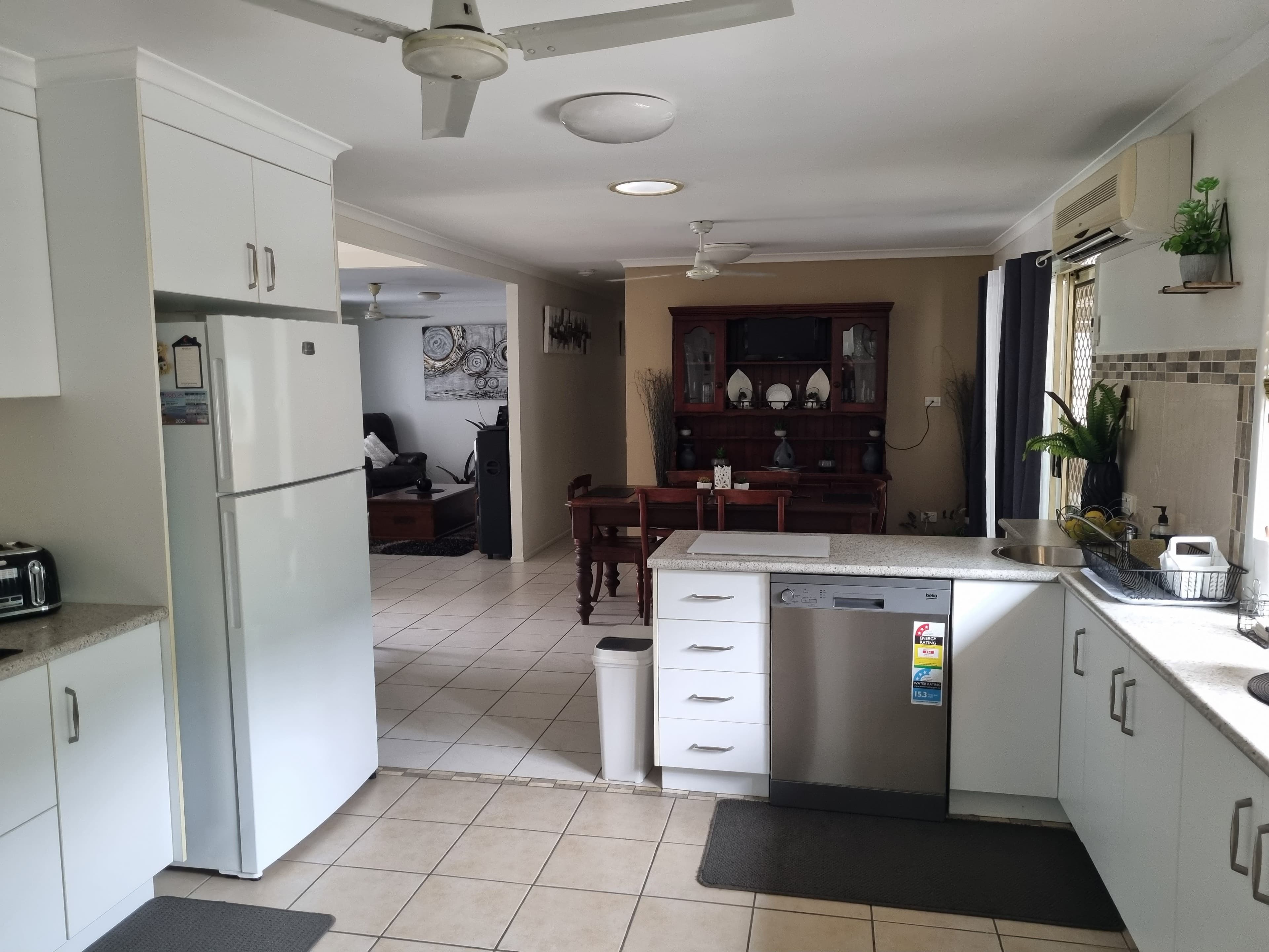 14 Curtis Avenue, Boyne Island QLD 4680, Boyne Island - Thumbnail 7