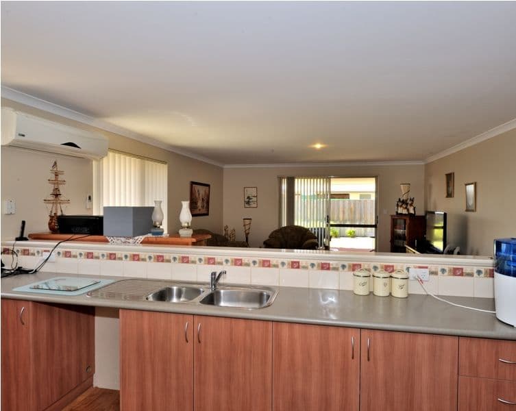 21 Evesham Drive, ELLENBROOK WA 6069, Ellenbrook - Thumbnail 6