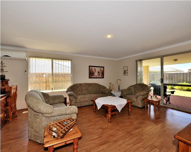 21 Evesham Drive, ELLENBROOK WA 6069, Ellenbrook - Thumbnail 8