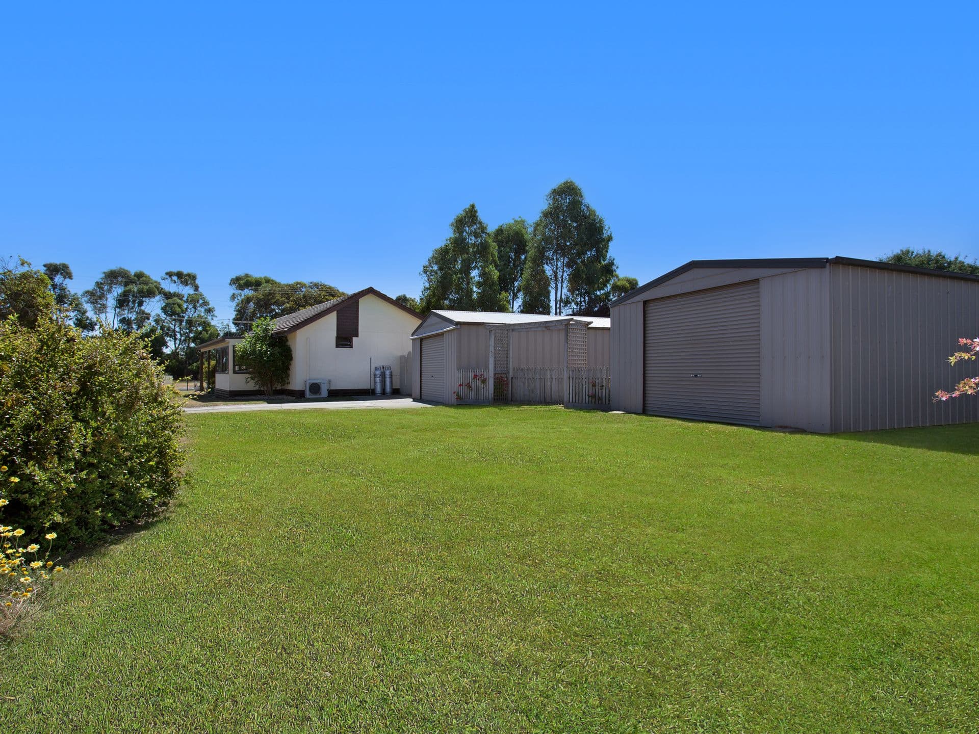 2 Wardoo Street, Simpson VIC 3266, Simpson - Thumbnail 2