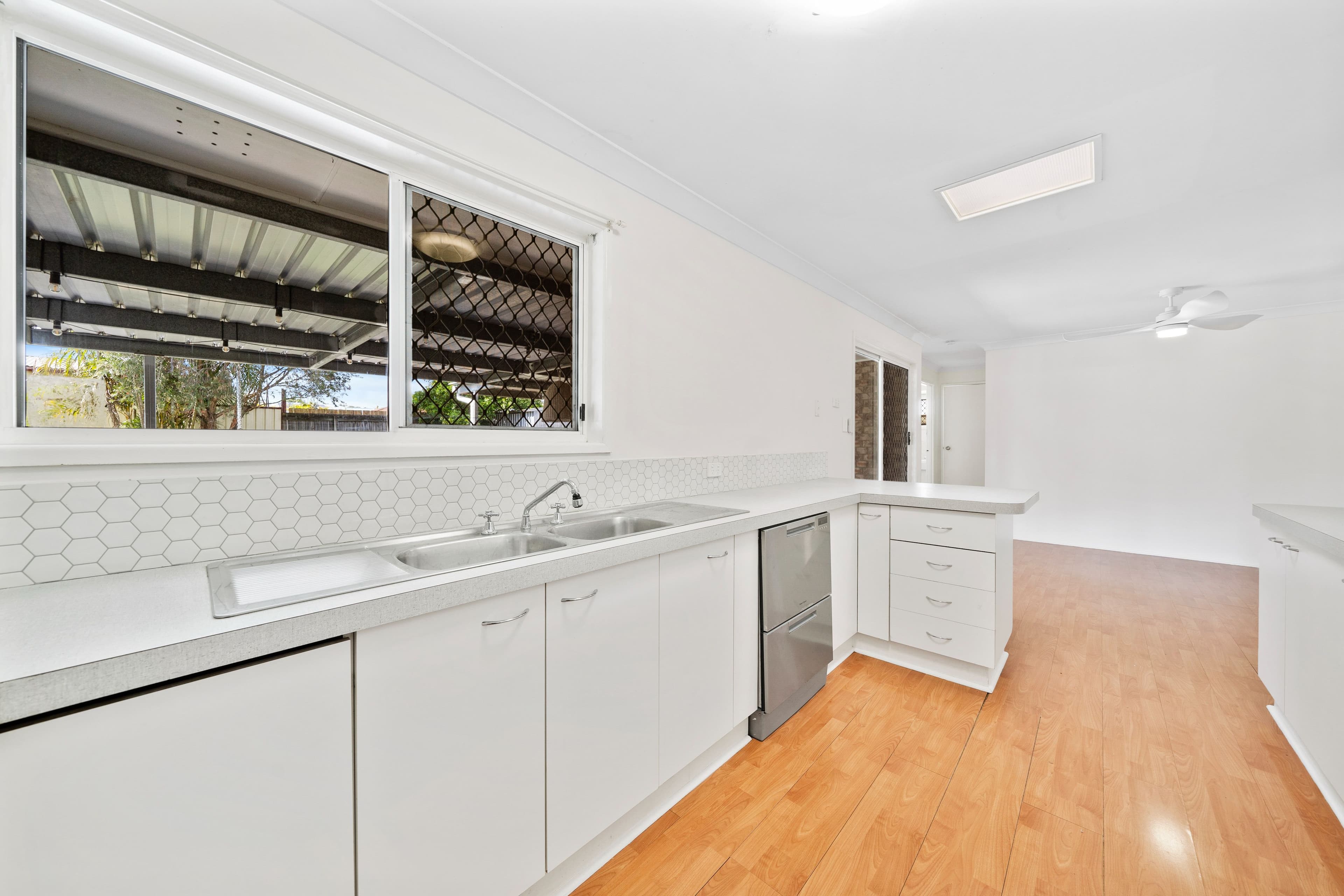 15 Fairbairn Street, Marsden QLD 4132, Marsden - Thumbnail 8