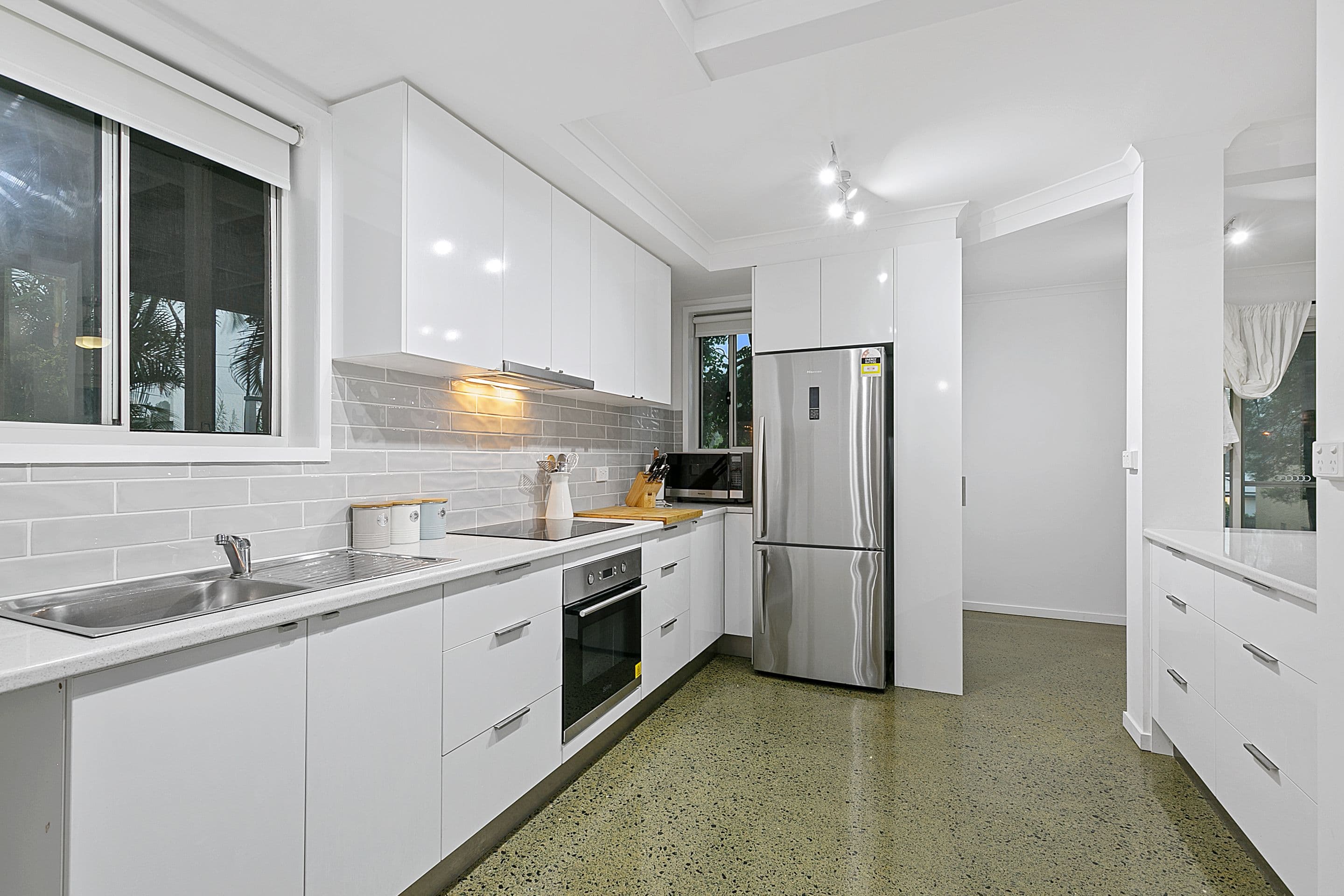10 Tenbar Street, Tingalpa QLD 4173, Tingalpa - Thumbnail 2