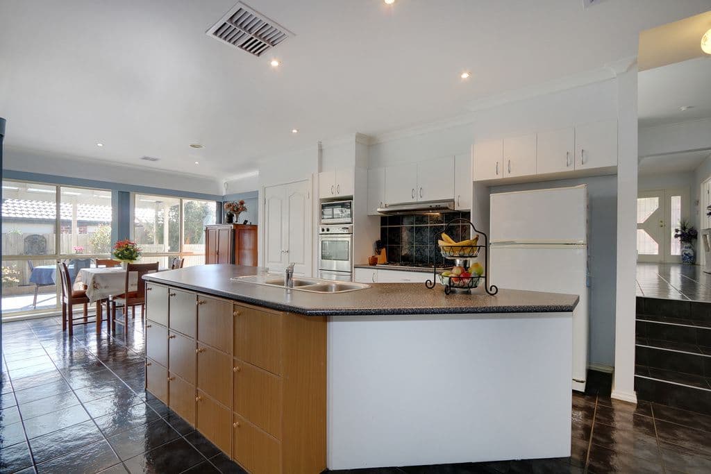 8 Jamieson Court, Yallambie, Yallambie - Thumbnail 3