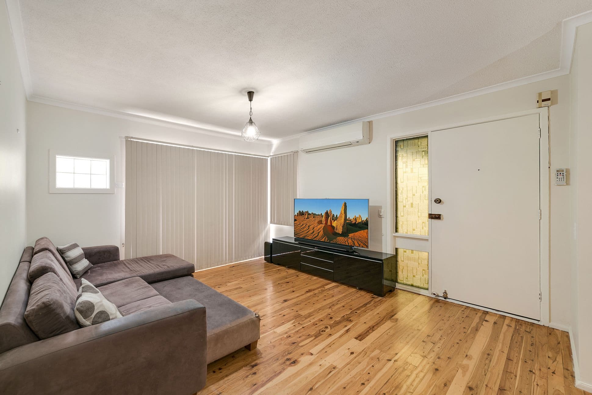 58 Greenoaks Avenue, Bradbury - Thumbnail 4