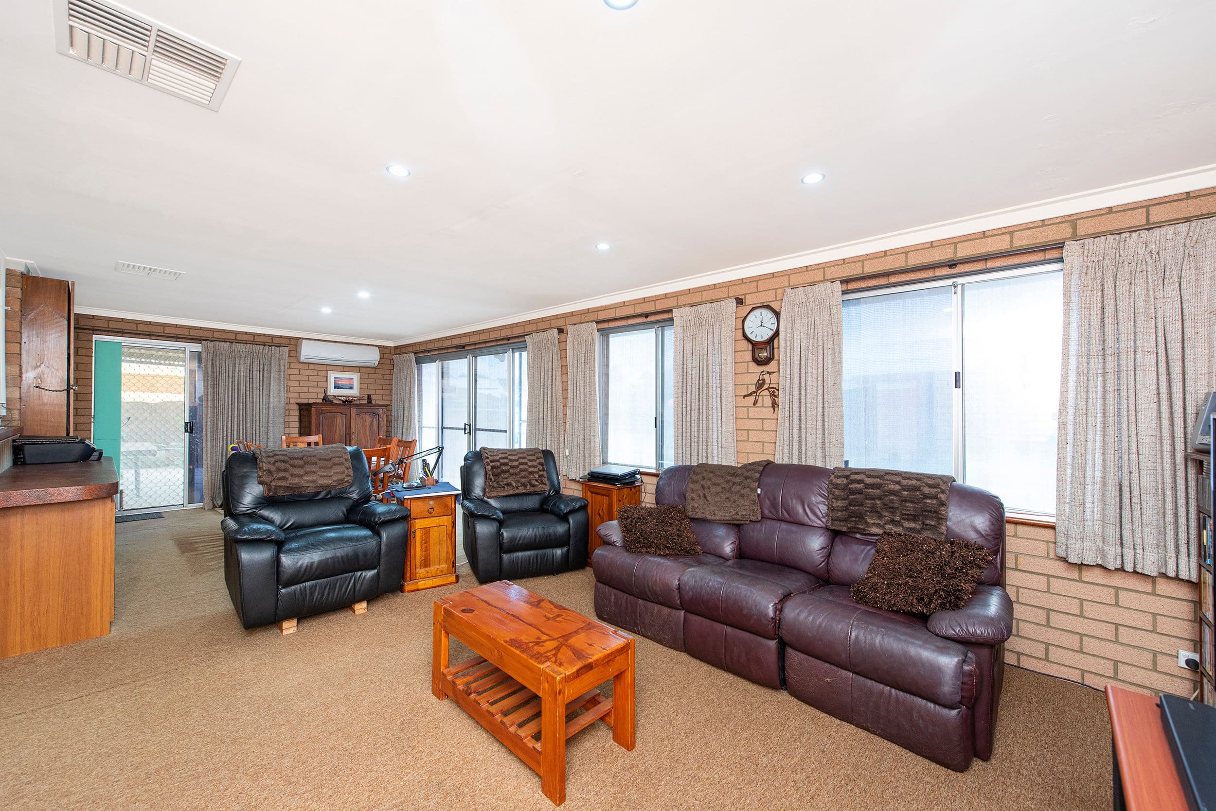 29 Seahaven Street, Safety Bay WA 6169, Safety Bay - Thumbnail 4
