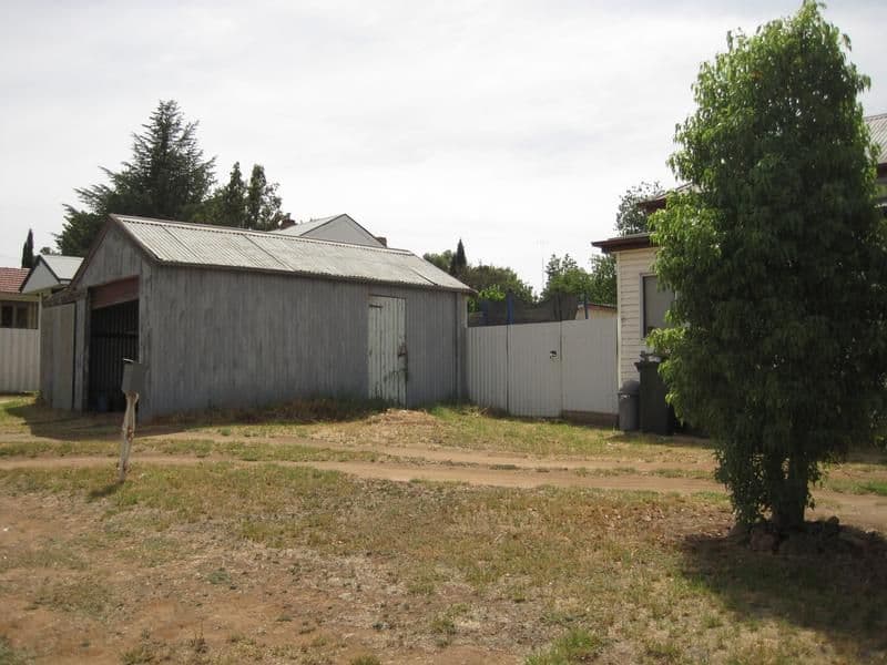 14 Russell Street, YOUNG NSW 2594, Young - Thumbnail 2