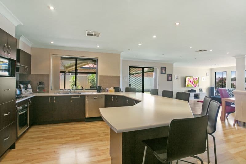 5 Peregrine Close, Aberglasslyn NSW 2320, Aberglasslyn - Thumbnail 2