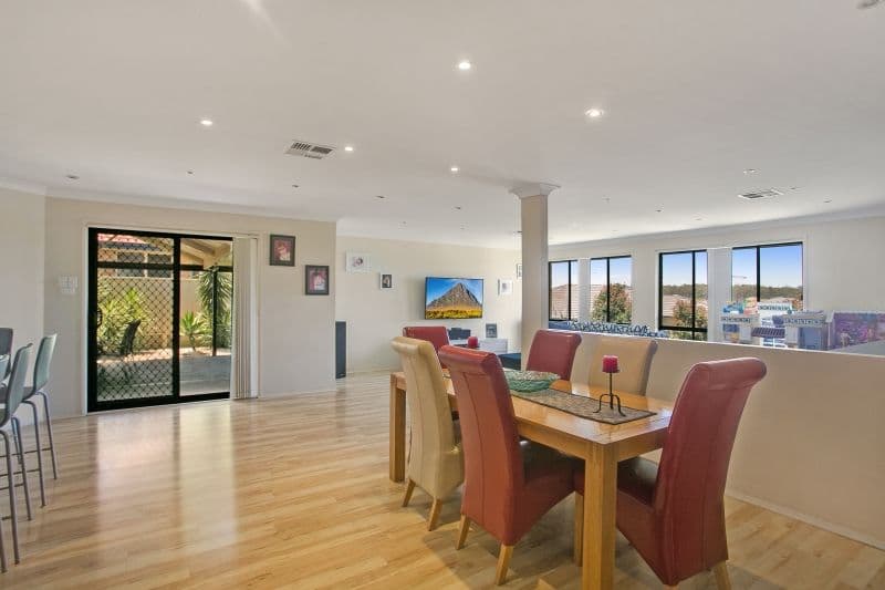 5 Peregrine Close, Aberglasslyn NSW 2320, Aberglasslyn - Thumbnail 4