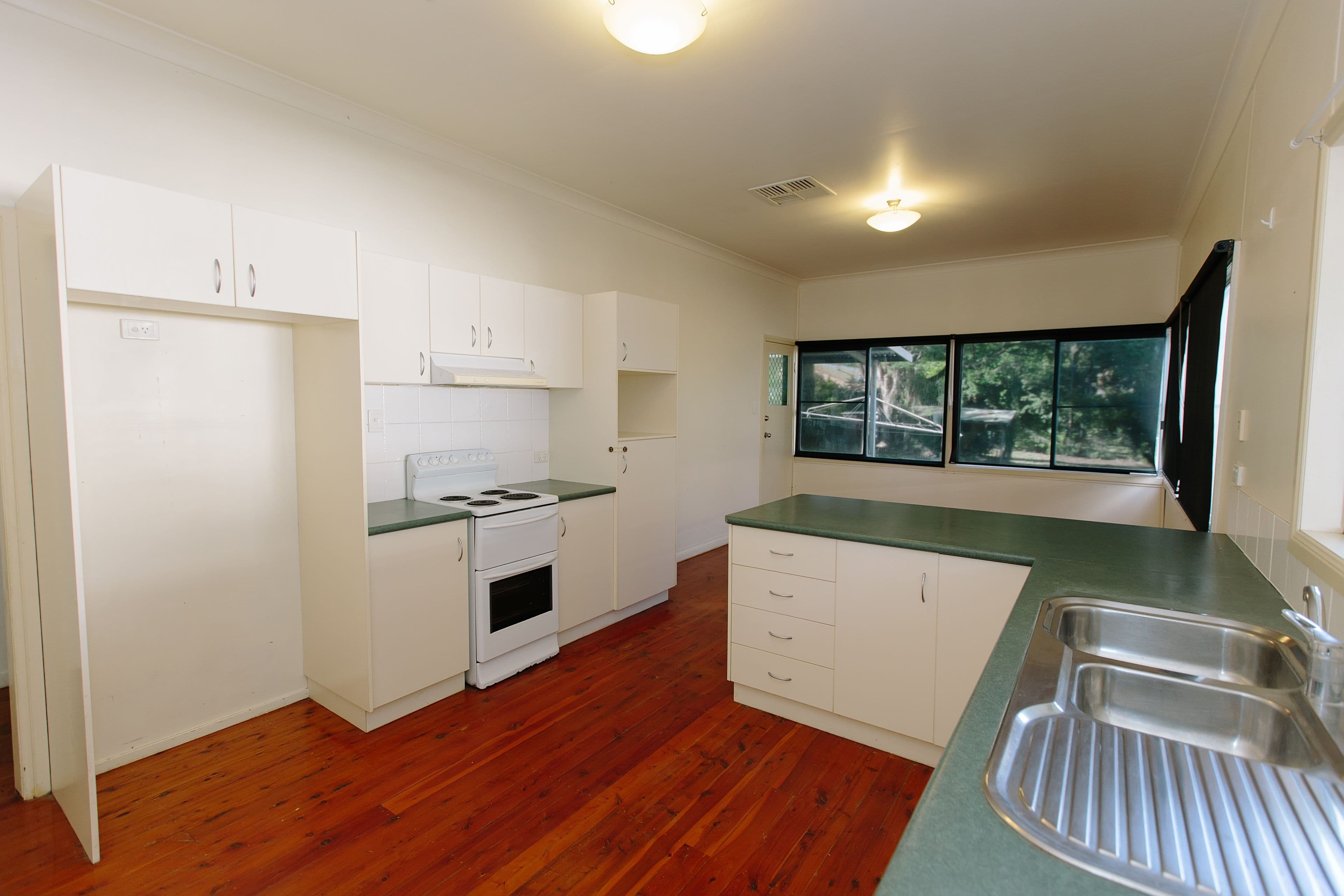 41 Brisbane Street, Goondiwindi QLD 4390, Goondiwindi - Thumbnail 2