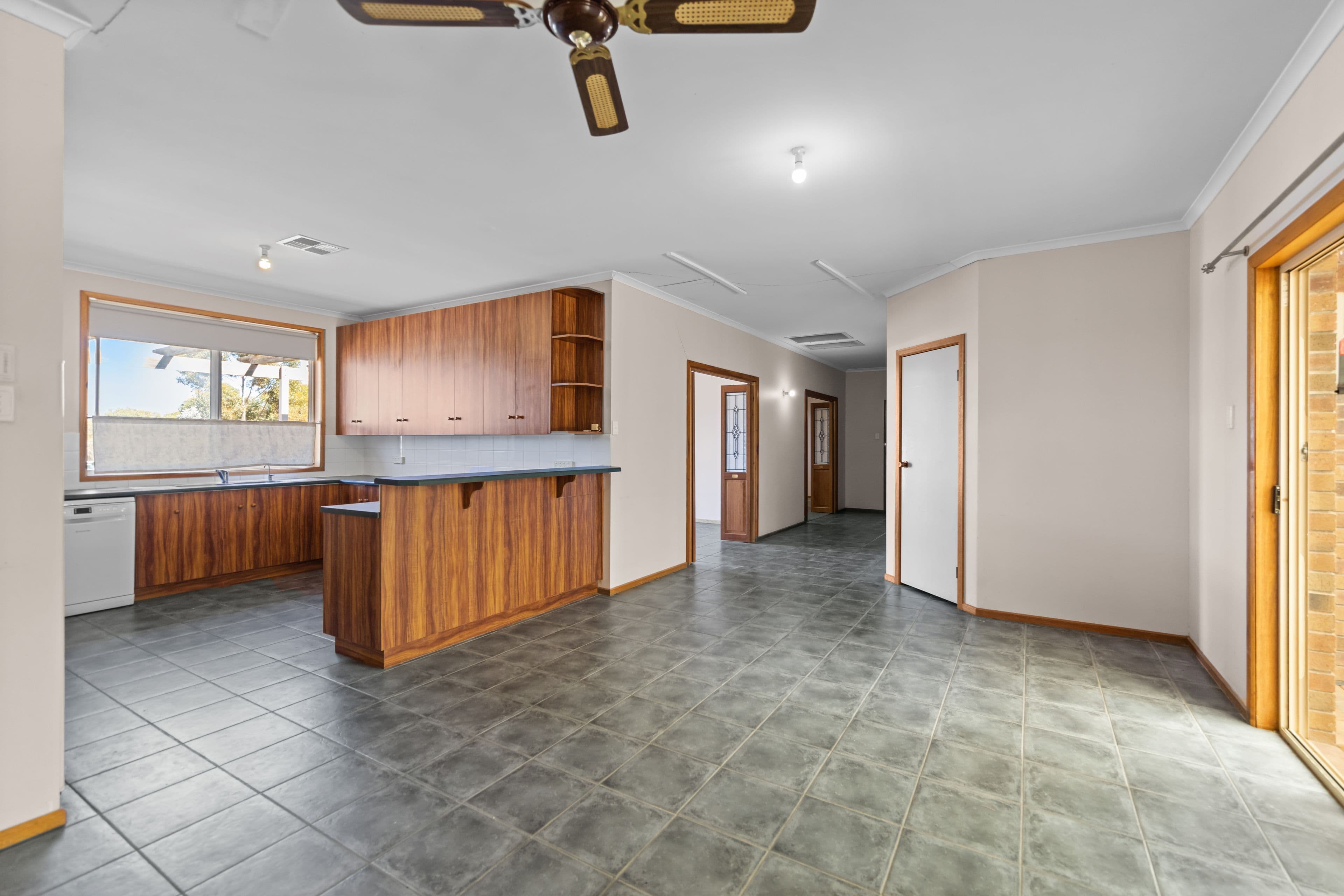24 Horseshoe Drive, Roseworthy SA 5371, Roseworthy - Thumbnail 5