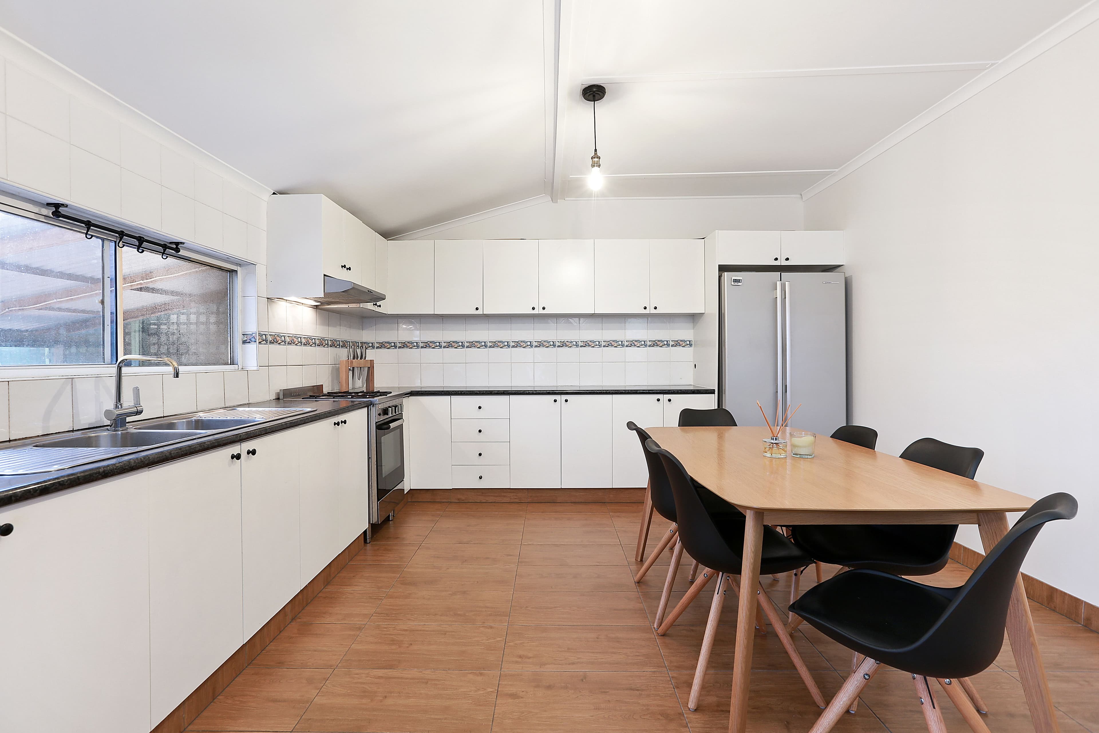402/156 Burgundy Street, Heidelberg, Heidelberg - Thumbnail 2