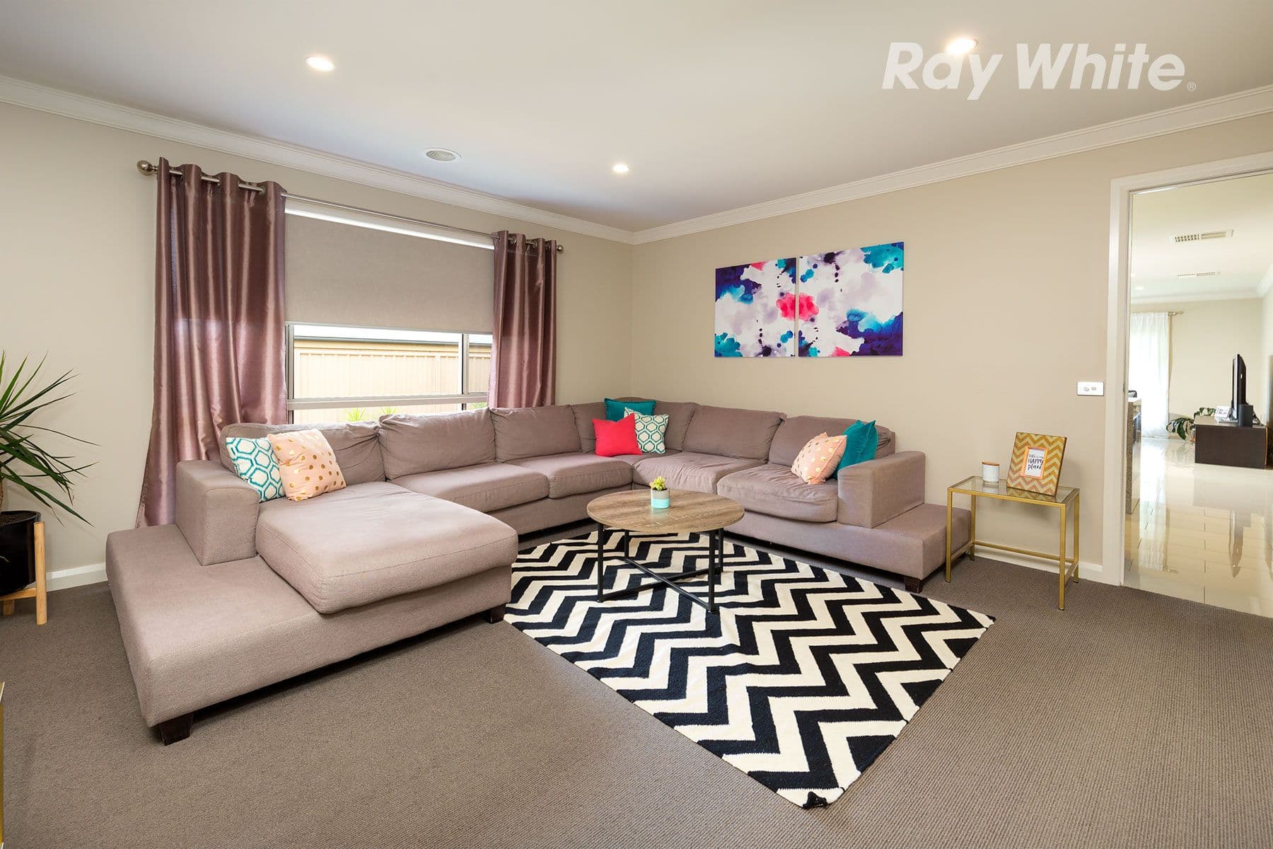 15 Lawson Circuit, Lavington - Thumbnail 2