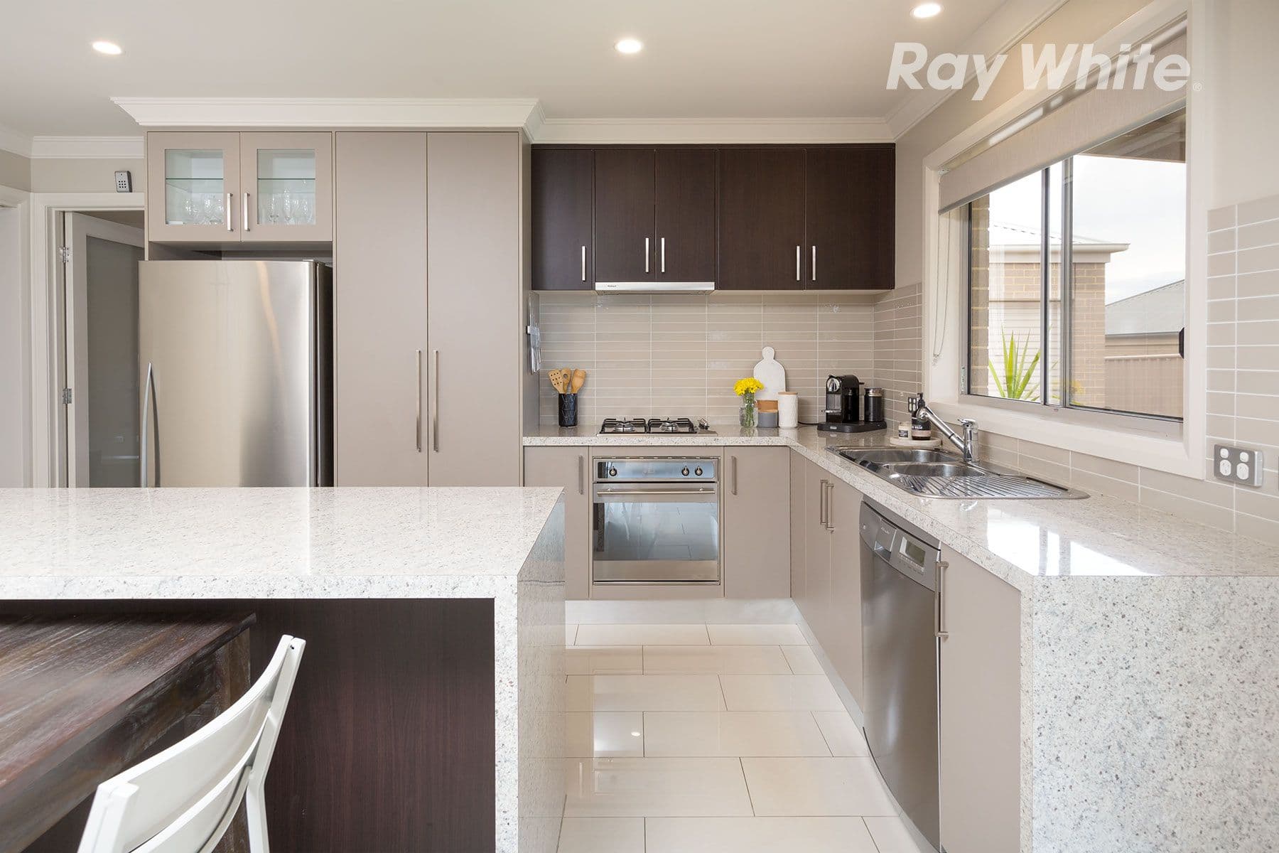 15 Lawson Circuit, Lavington - Thumbnail 4