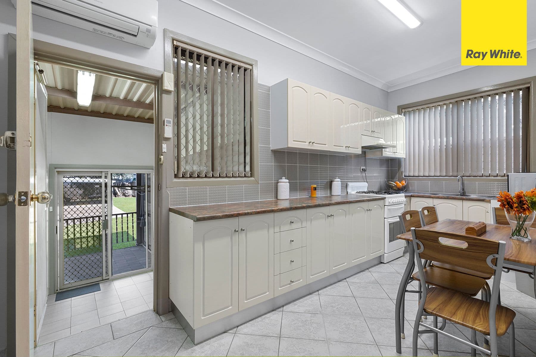 692 Punchbowl Road, Wiley Park NSW 2195, Wiley Park - Thumbnail 2