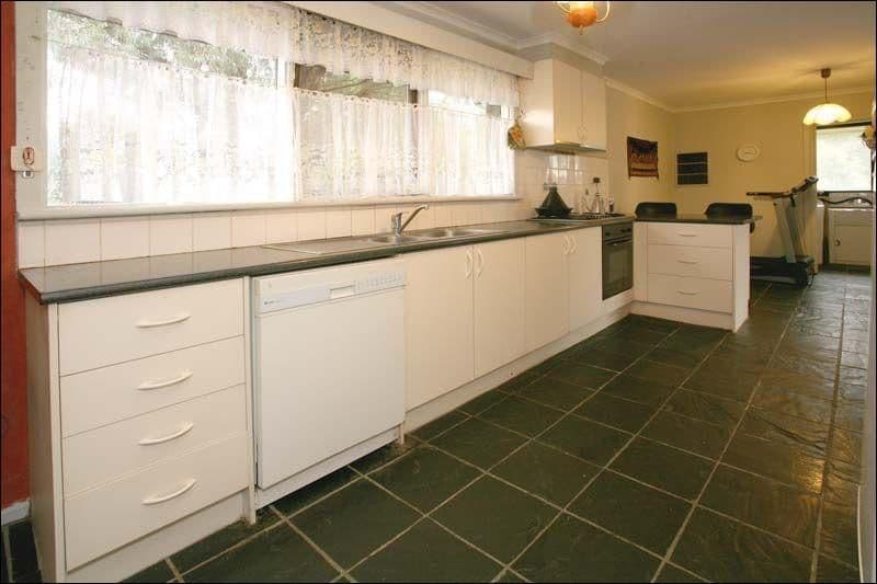 32 Mullens Road, VERMONT SOUTH VIC 3133, Vermont South - Thumbnail 2