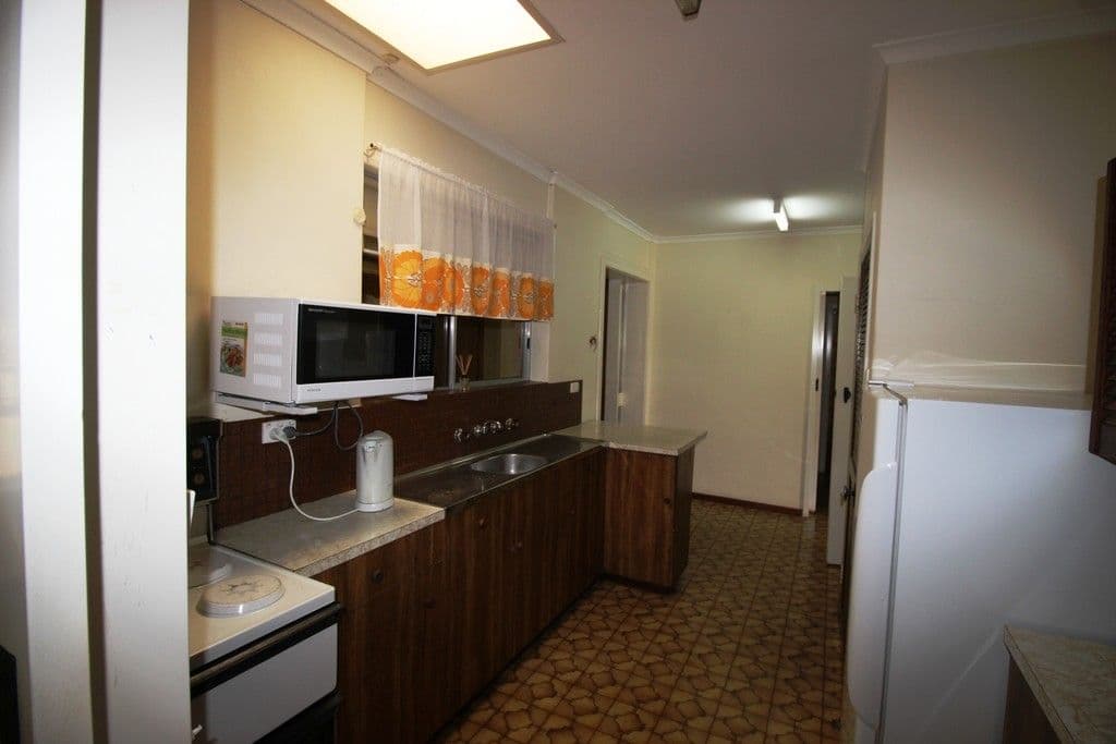 30 Lawrie Terrace, Waikerie SA 5330, Waikerie - Thumbnail 4