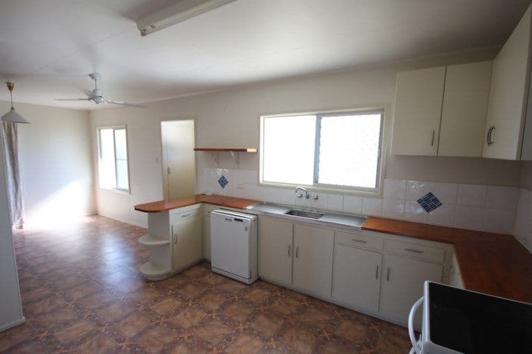 47 Beach, SARINA QLD 4737, Sarina Beach - Thumbnail 4