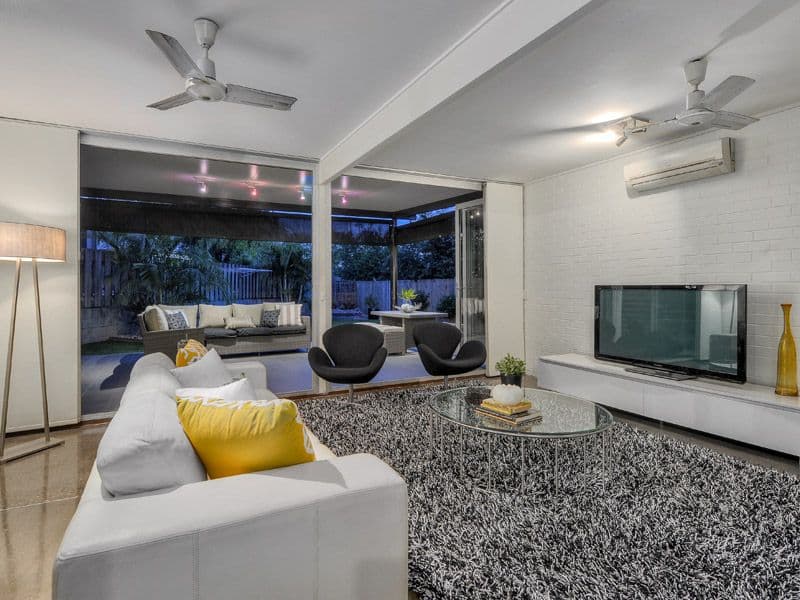 30 Russell Avenue, NORMAN PARK QLD 4170, Norman Park - Thumbnail 2