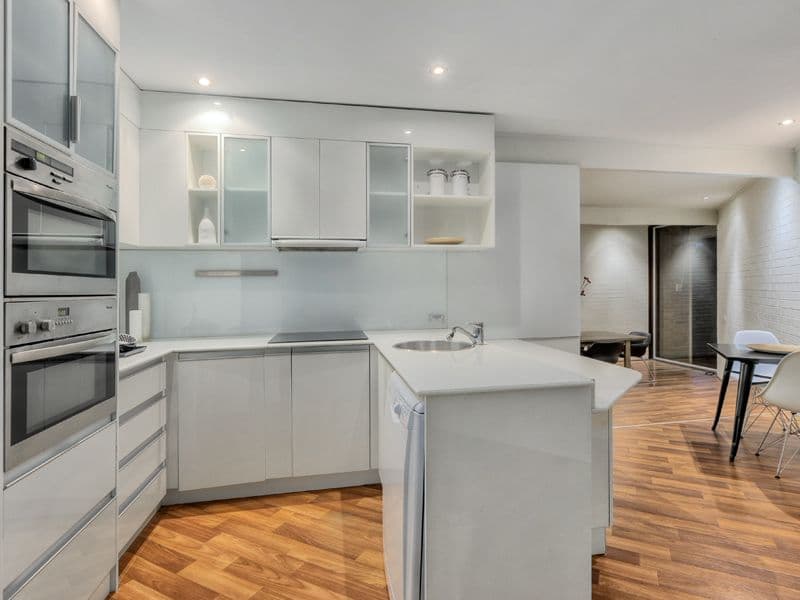 30 Russell Avenue, NORMAN PARK QLD 4170, Norman Park - Thumbnail 6