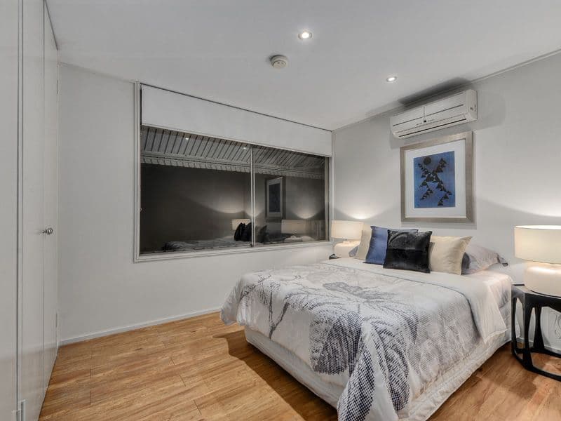 30 Russell Avenue, NORMAN PARK QLD 4170, Norman Park - Thumbnail 8