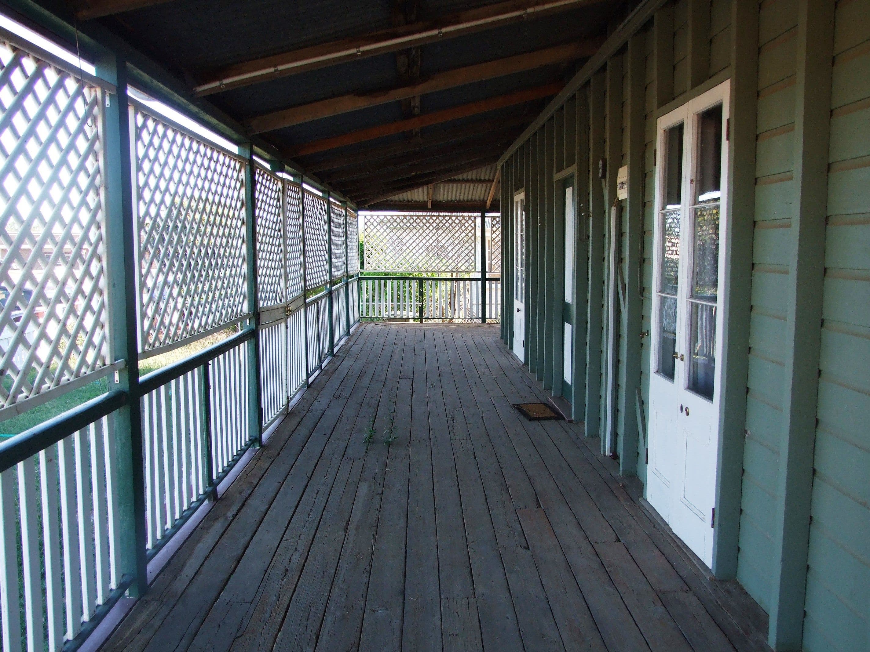 113 Emu Street, Longreach QLD 4730, Longreach - Thumbnail 2