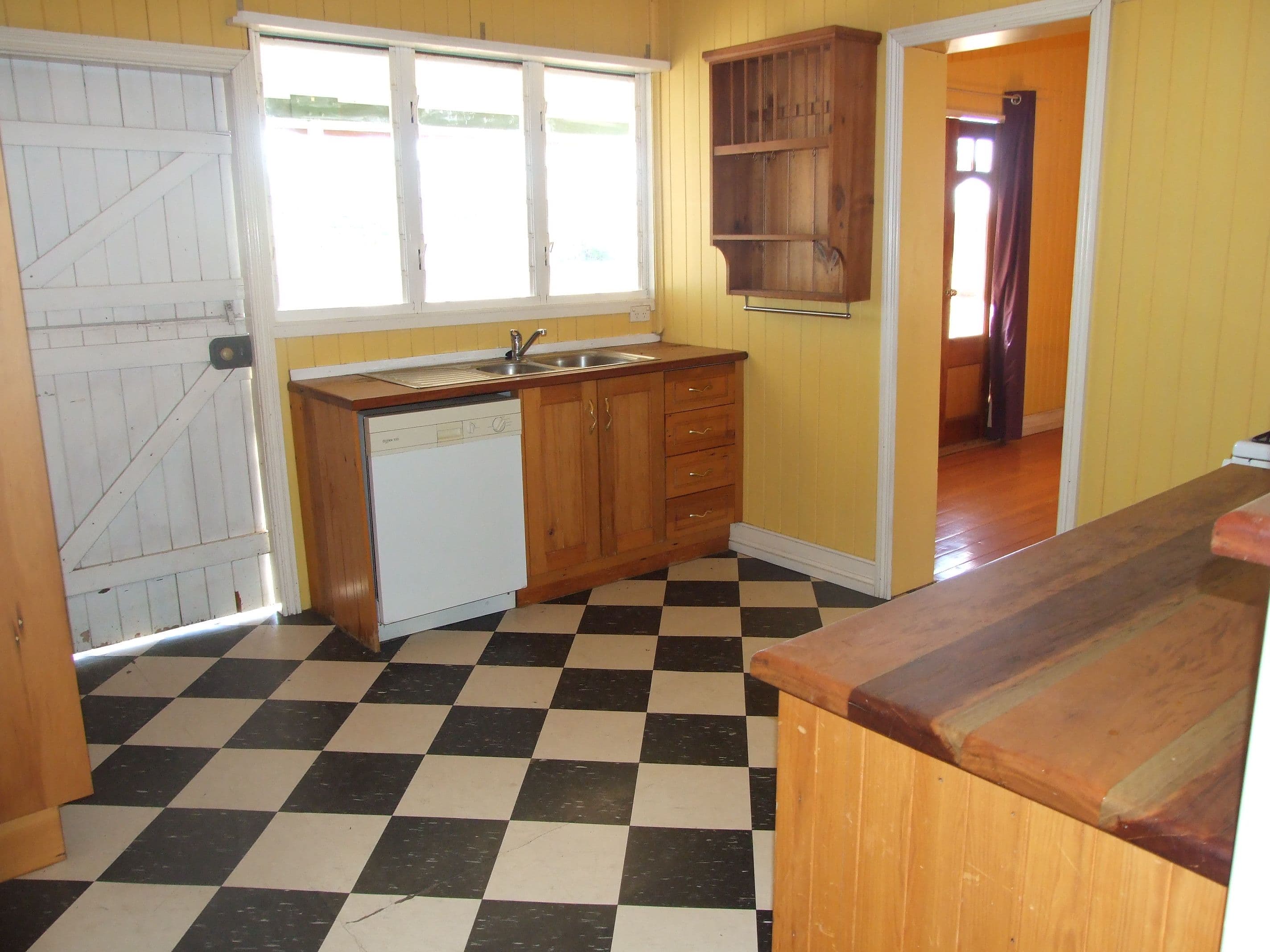 113 Emu Street, Longreach QLD 4730, Longreach - Thumbnail 5